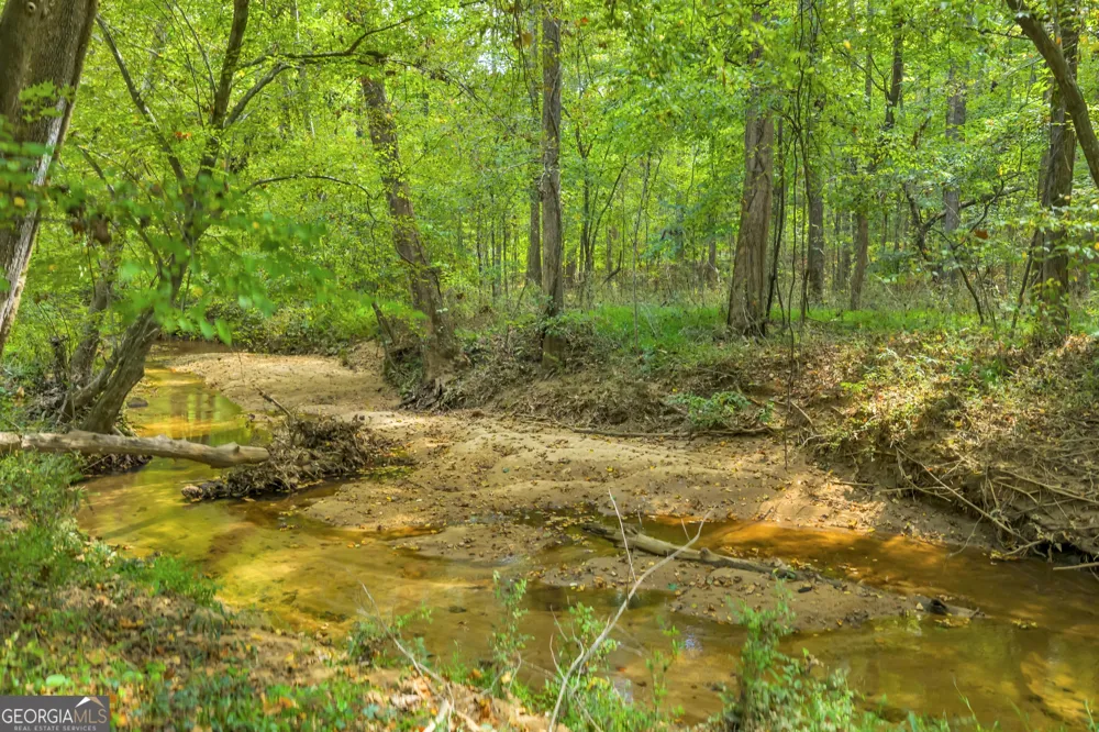 1542 Silver Hill RD Stone Mountain, GA 30087