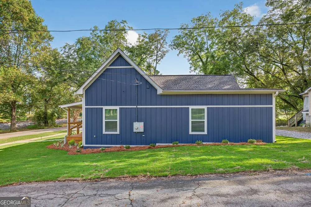 4217 Railroad ST Oakwood, GA 30566
