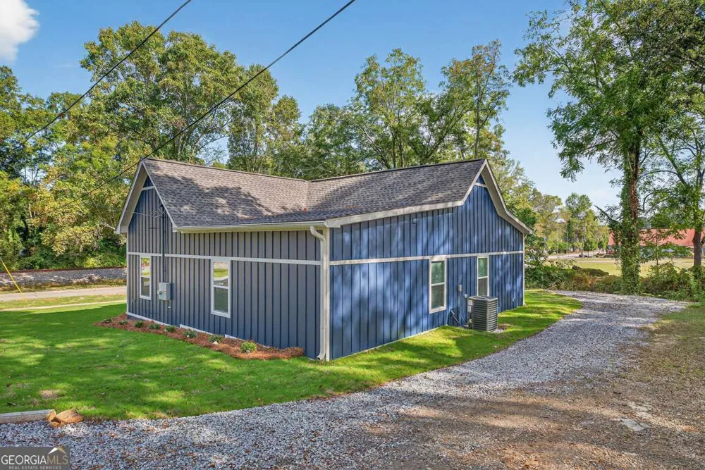 4217 Railroad ST Oakwood, GA 30566