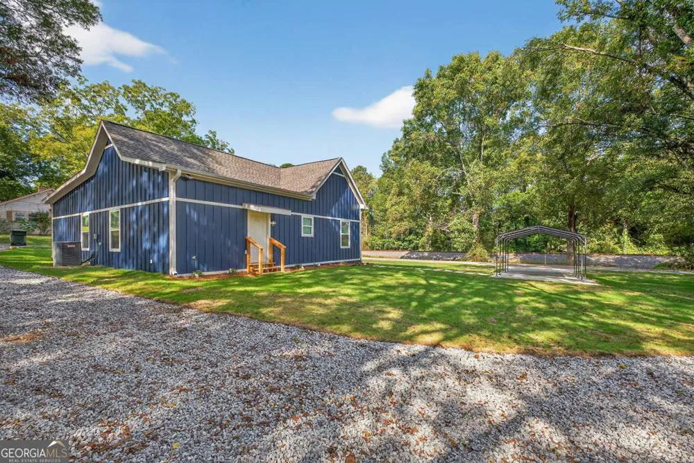 4217 Railroad ST Oakwood, GA 30566