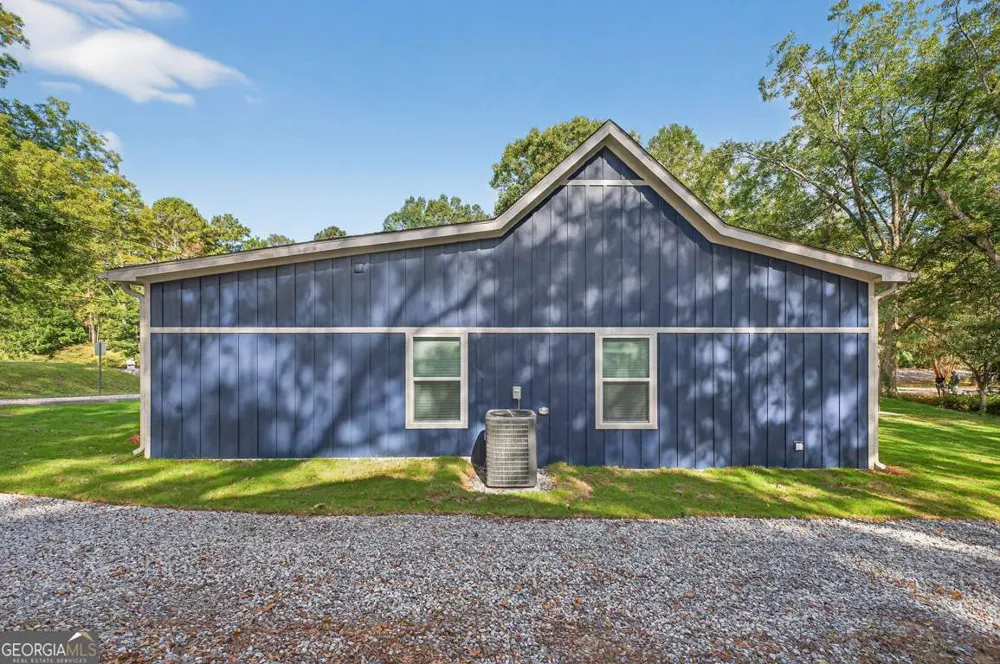 4217 Railroad ST Oakwood, GA 30566