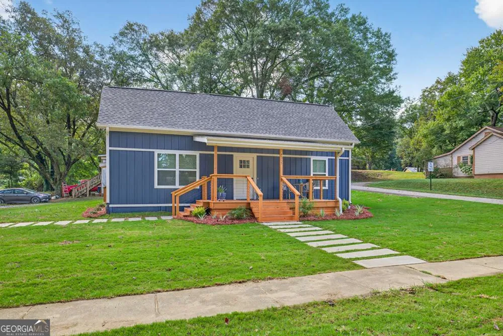 4217 Railroad ST Oakwood, GA 30566
