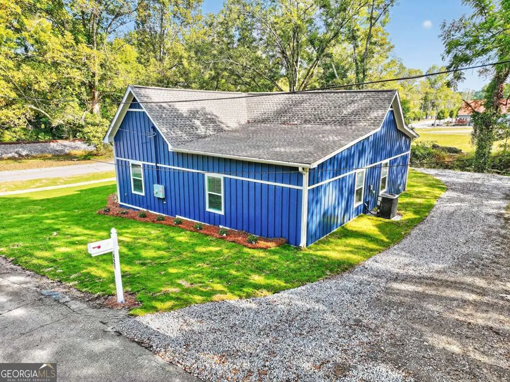 4217 Railroad ST Oakwood, GA 30566