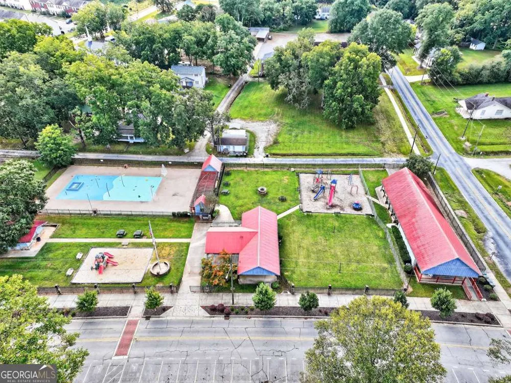 4217 Railroad ST Oakwood, GA 30566