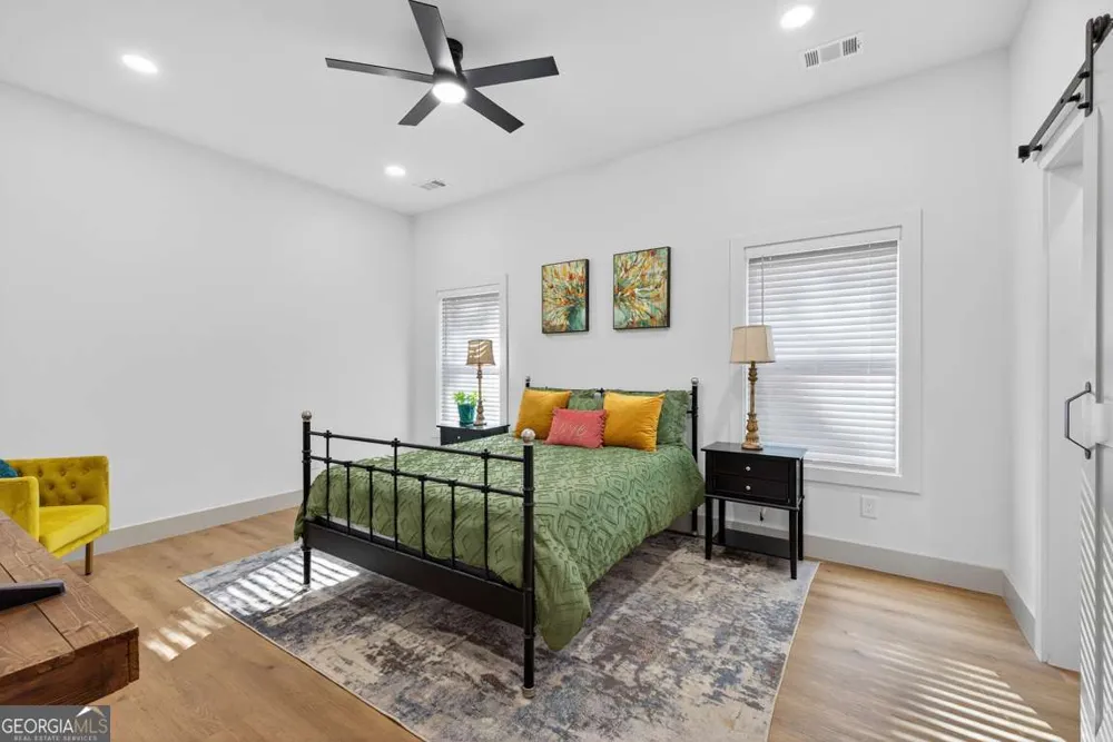 4217 Railroad ST Oakwood, GA 30566