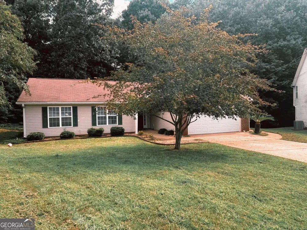 74 Canterbury DR Grantville, GA 30220