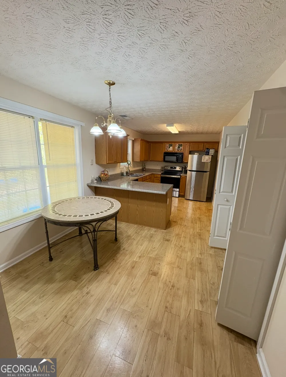 74 Canterbury DR Grantville, GA 30220