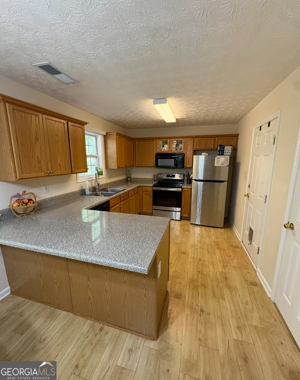 74 Canterbury DR Grantville, GA 30220