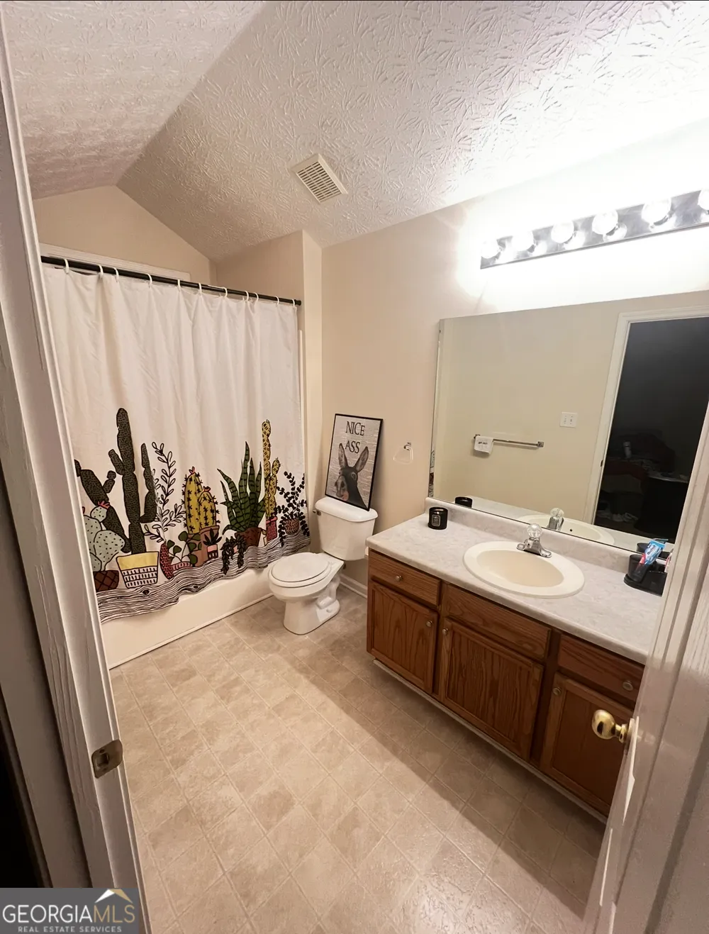 74 Canterbury DR Grantville, GA 30220
