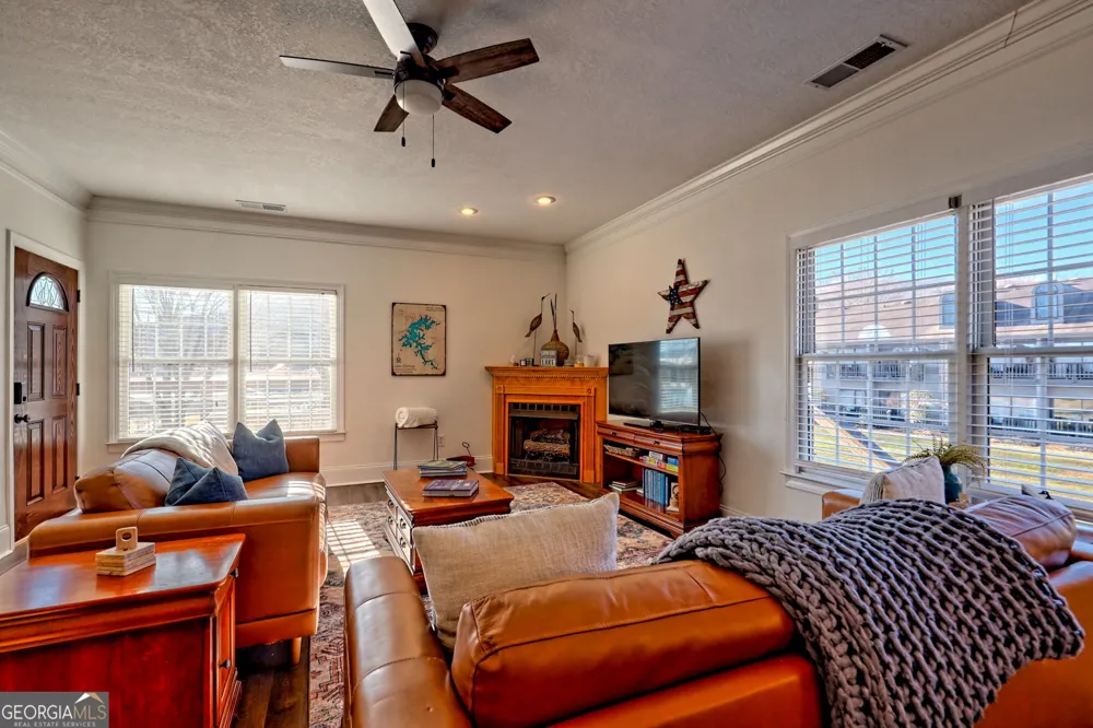1688 Lakeview DR Young Harris, GA 30582