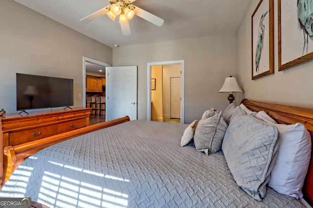 1688 Lakeview DR Young Harris, GA 30582
