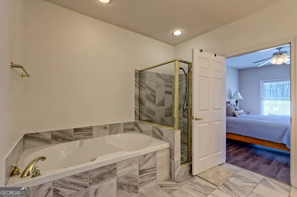 1688 Lakeview DR Young Harris, GA 30582