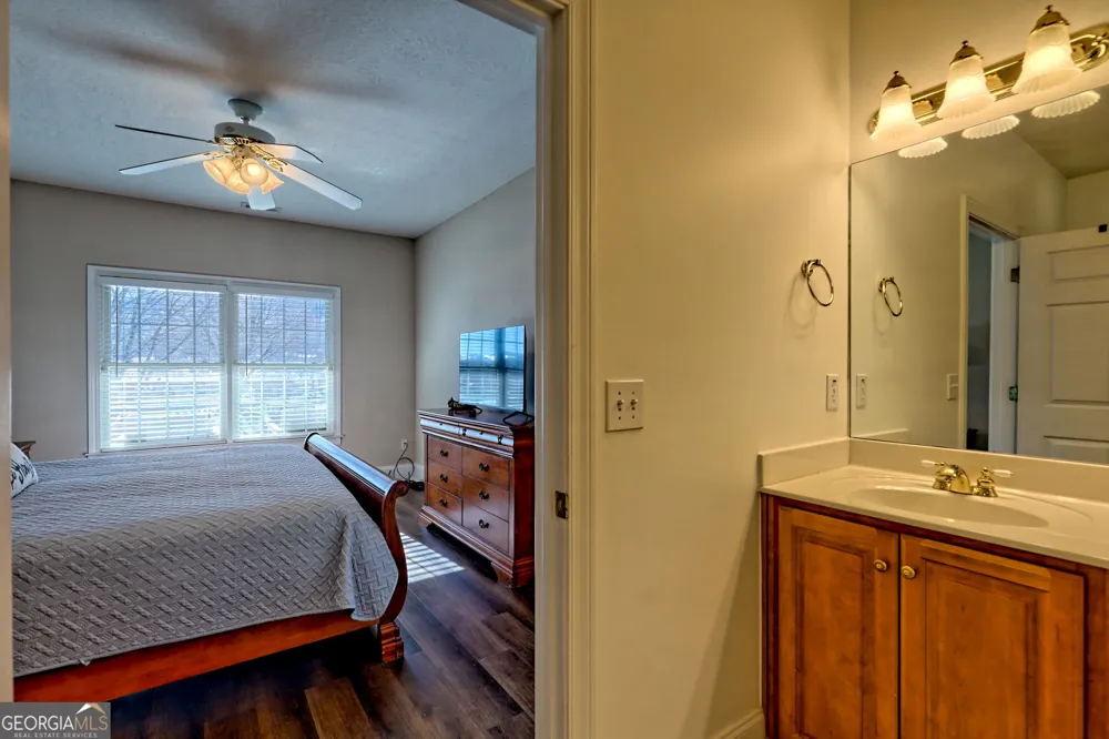 1688 Lakeview DR Young Harris, GA 30582