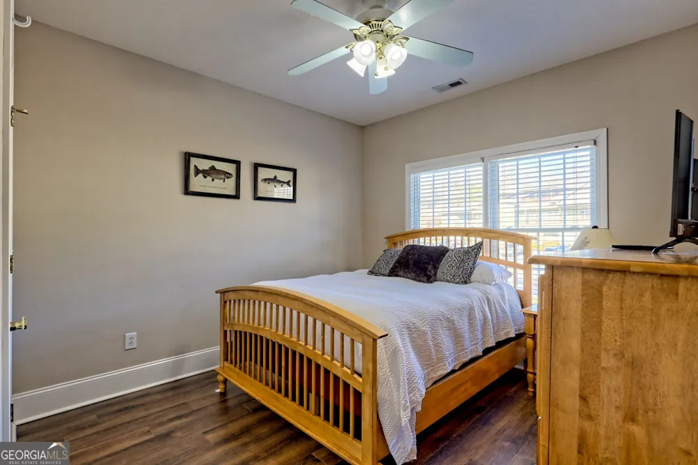 1688 Lakeview DR Young Harris, GA 30582