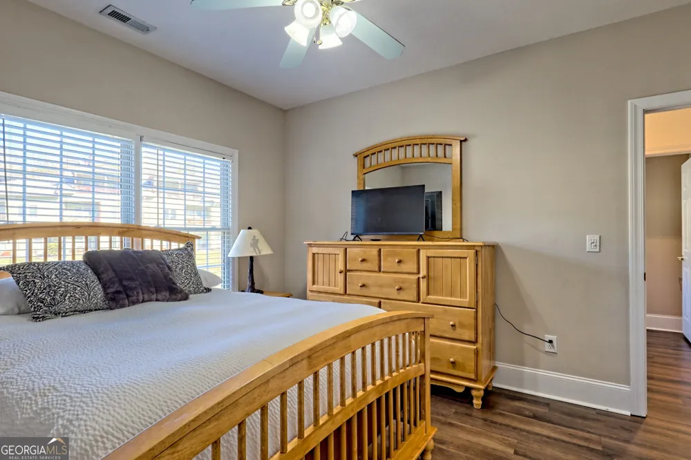 1688 Lakeview DR Young Harris, GA 30582