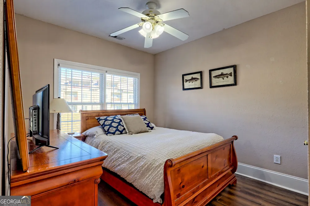 1688 Lakeview DR Young Harris, GA 30582