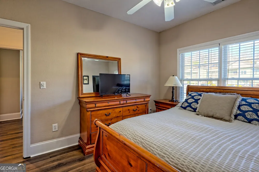 1688 Lakeview DR Young Harris, GA 30582