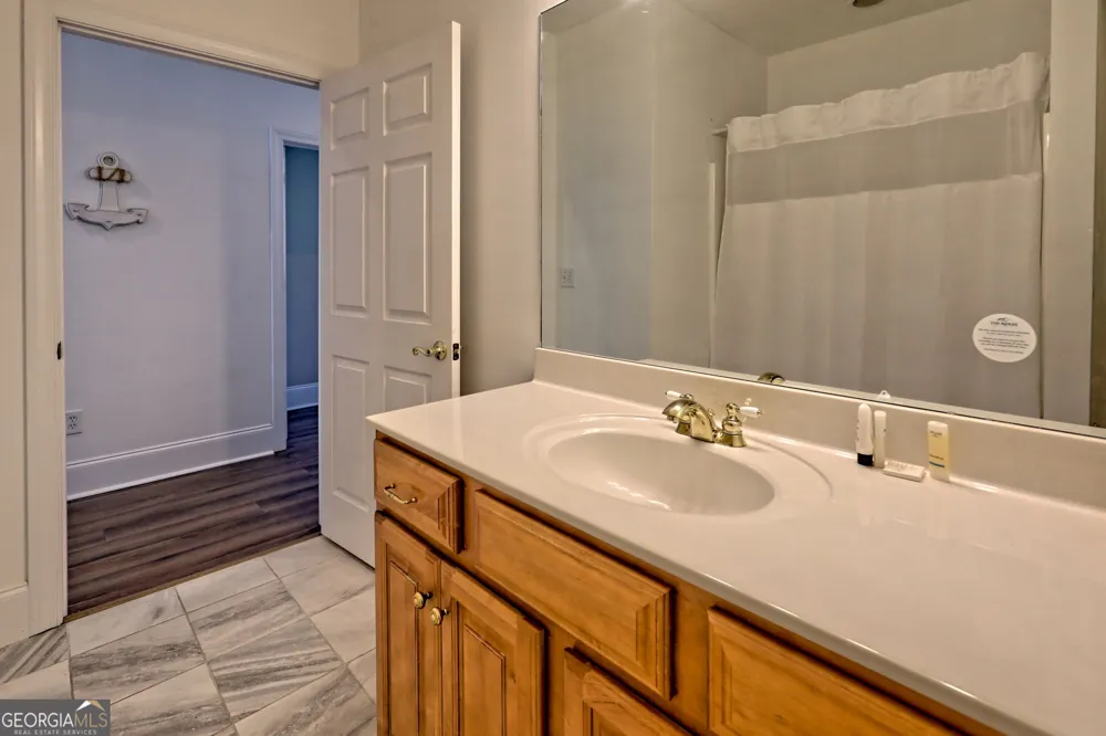 1688 Lakeview DR Young Harris, GA 30582