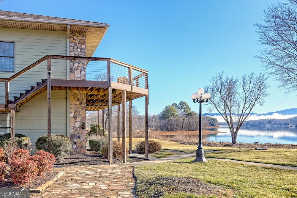 1688 Lakeview DR Young Harris, GA 30582