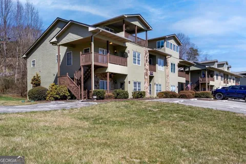 1725 Watercrest WAY