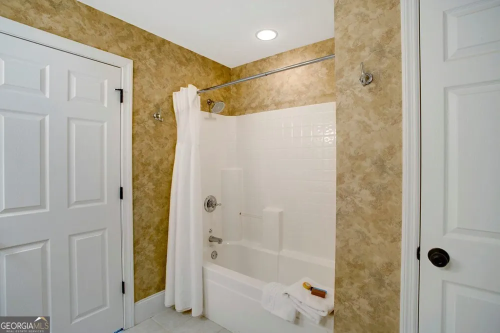 1725 Watercrest WAY Young Harris, GA 30582