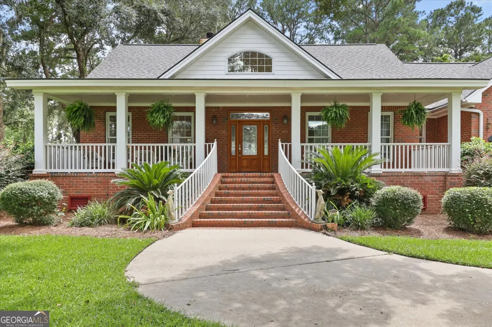203 Cypress Lakes DR Bloomingdale, GA 31302