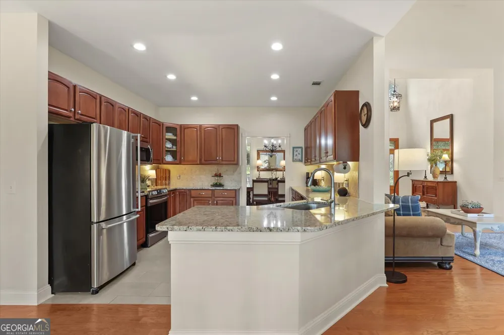 203 Cypress Lakes DR Bloomingdale, GA 31302