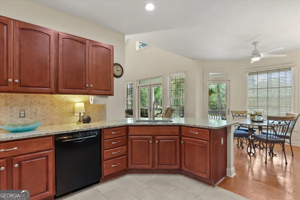 203 Cypress Lakes DR Bloomingdale, GA 31302