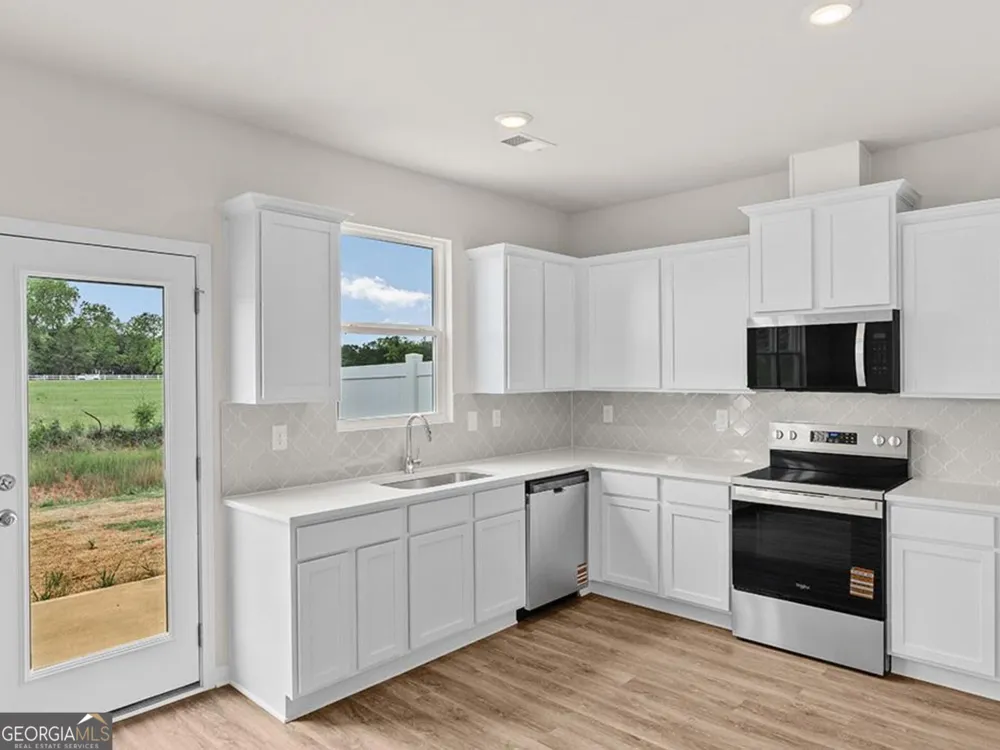 81A Lavendar LN Perry, GA 31069