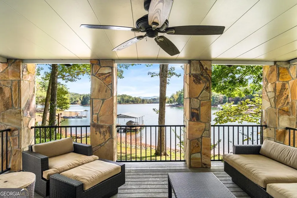 1370 Heathers Cove CIR Hiawassee, GA 30546