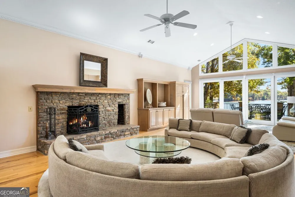 1370 Heathers Cove CIR Hiawassee, GA 30546