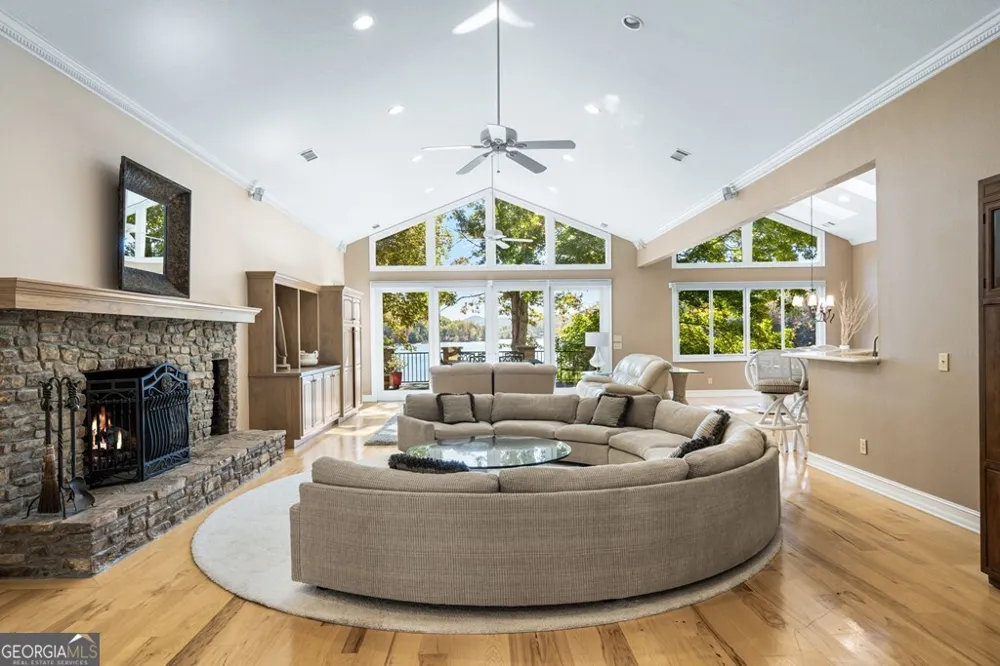 1370 Heathers Cove CIR Hiawassee, GA 30546