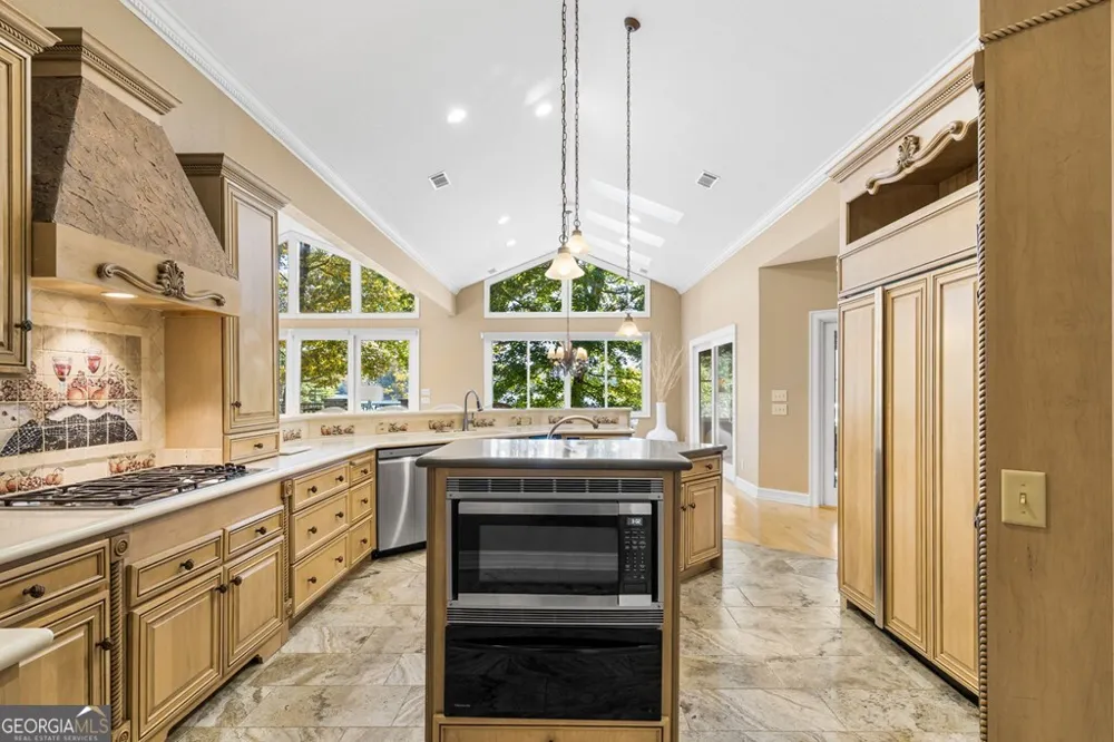 1370 Heathers Cove CIR Hiawassee, GA 30546