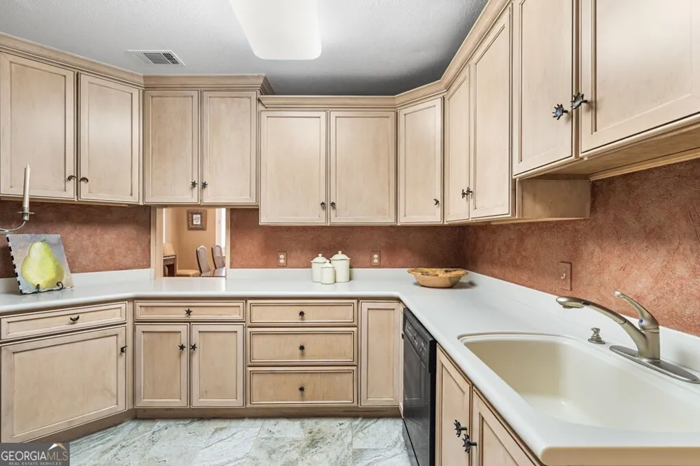 1370 Heathers Cove CIR Hiawassee, GA 30546
