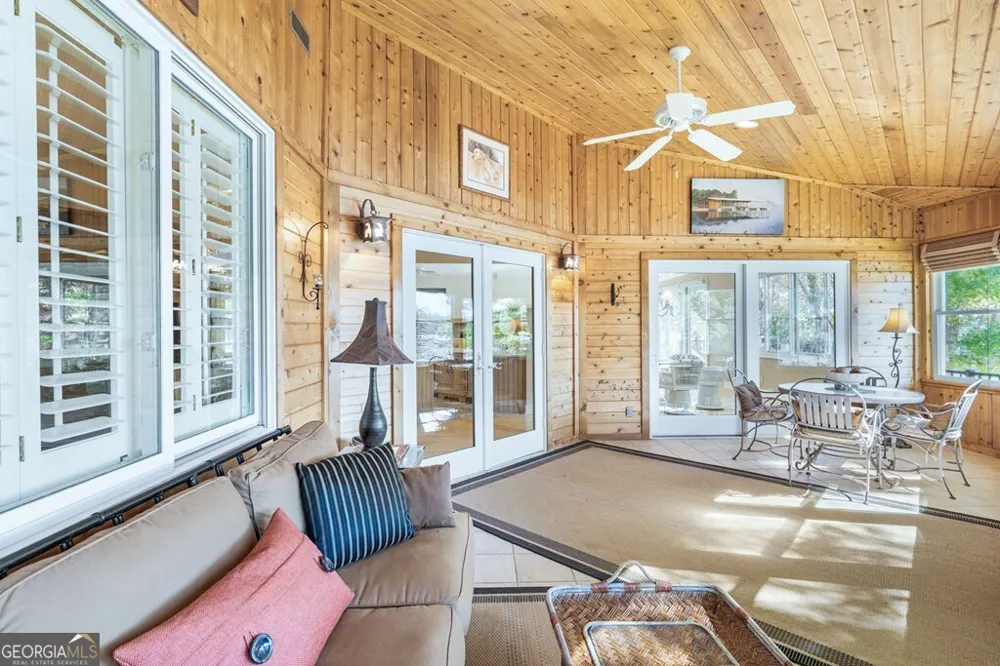 1370 Heathers Cove CIR Hiawassee, GA 30546
