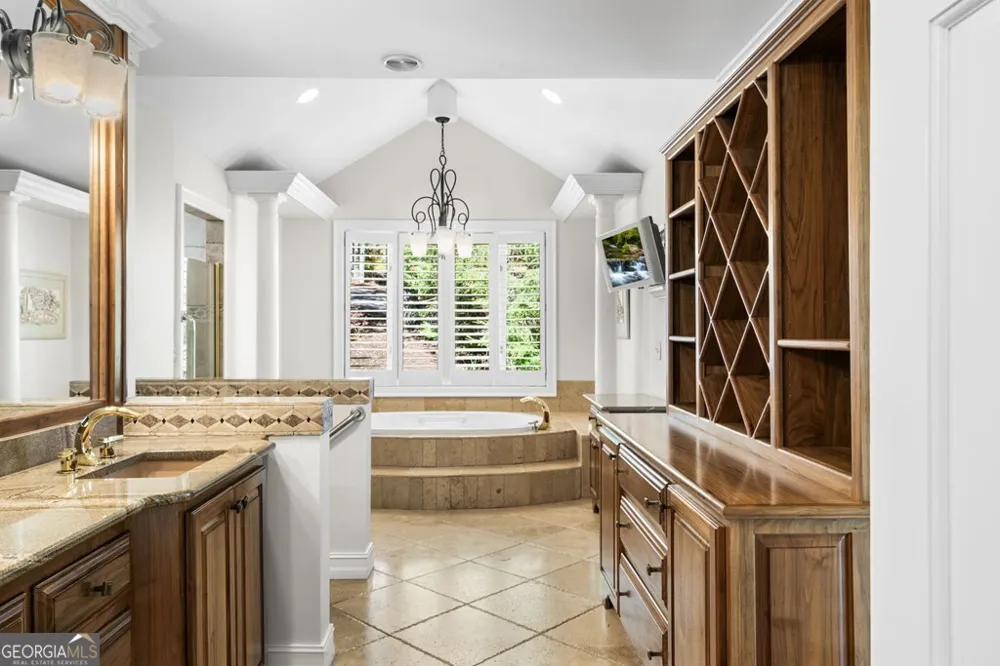 1370 Heathers Cove CIR Hiawassee, GA 30546