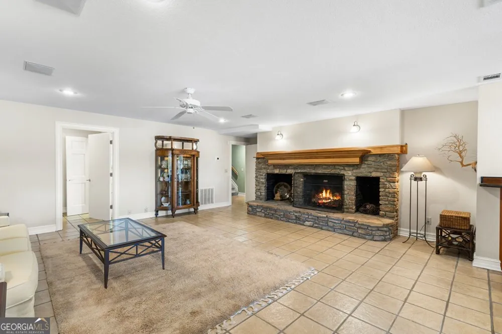 1370 Heathers Cove CIR Hiawassee, GA 30546