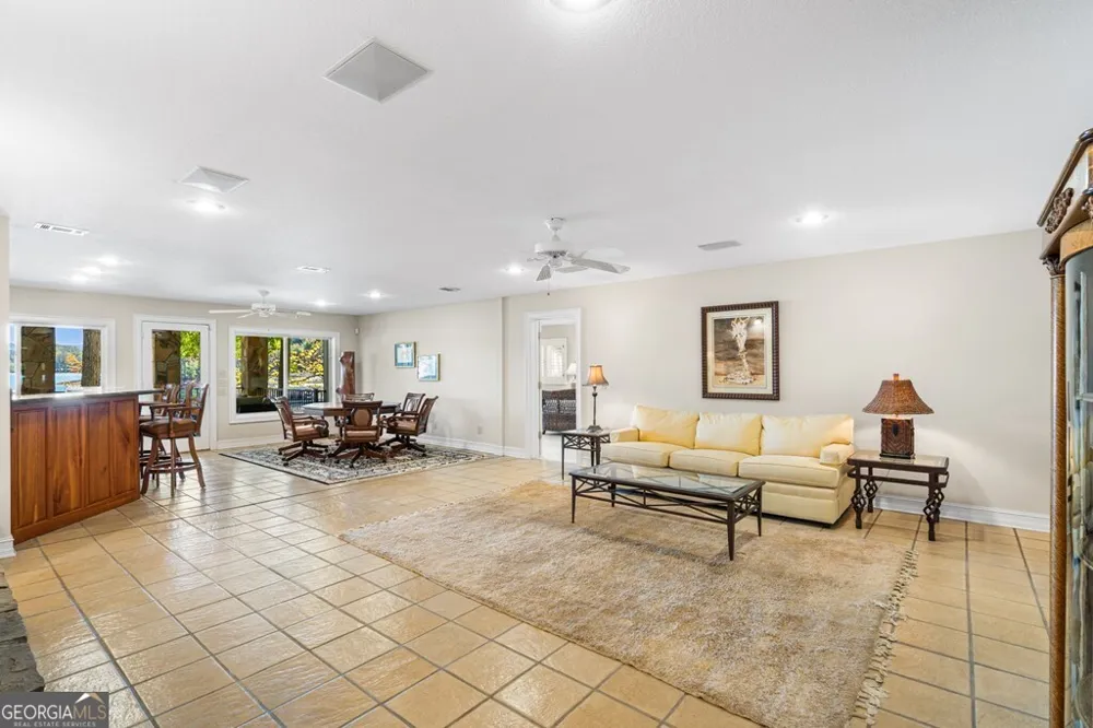 1370 Heathers Cove CIR Hiawassee, GA 30546