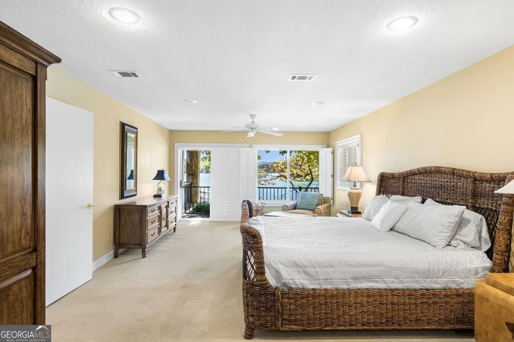 1370 Heathers Cove CIR Hiawassee, GA 30546