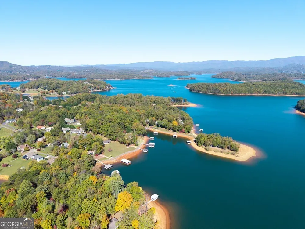 1370 Heathers Cove CIR Hiawassee, GA 30546