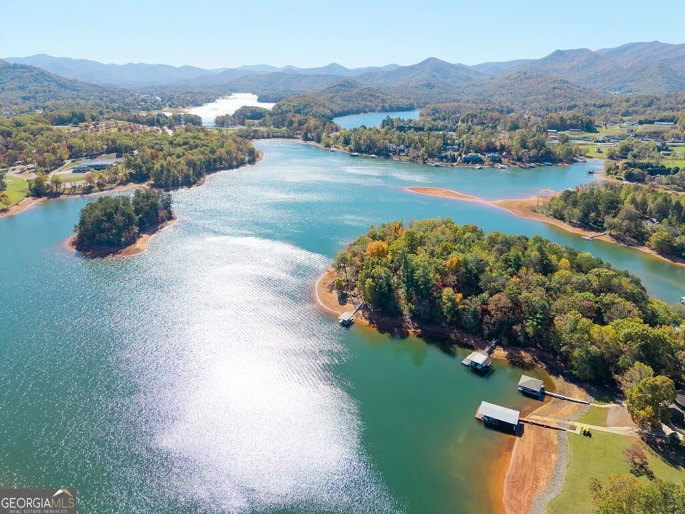 1370 Heathers Cove CIR Hiawassee, GA 30546