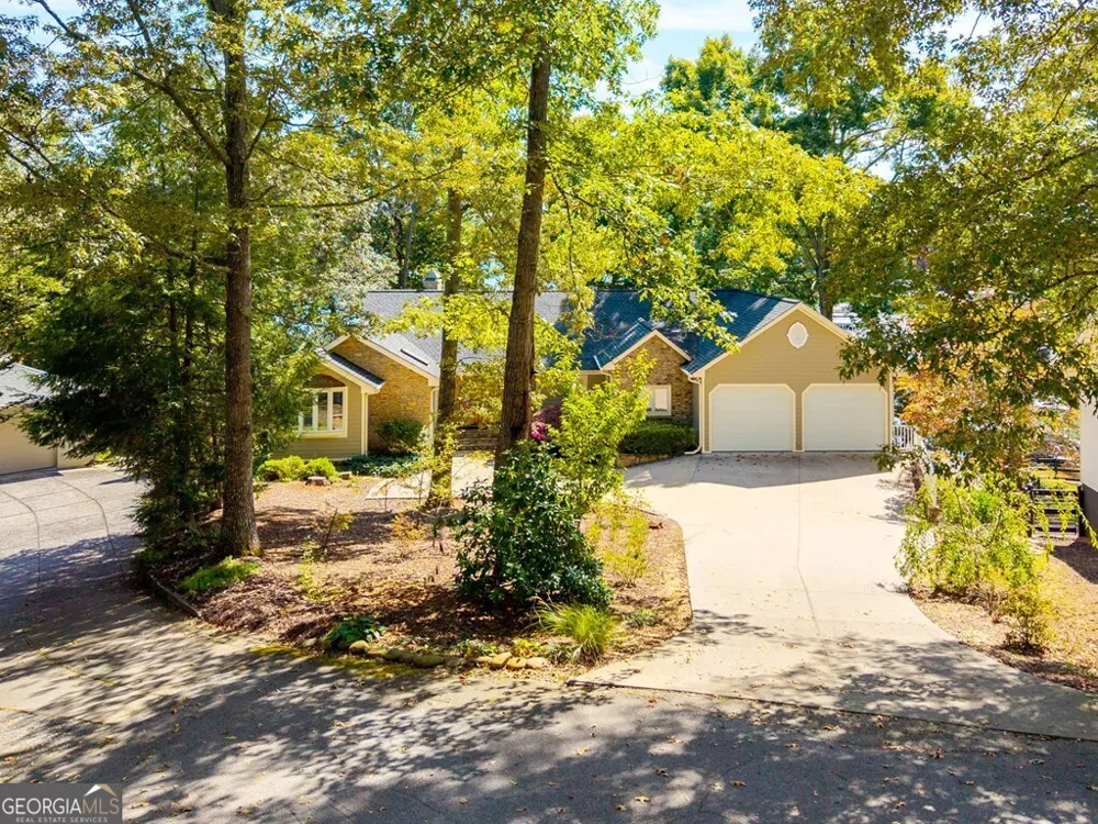 1370 Heathers Cove CIR Hiawassee, GA 30546