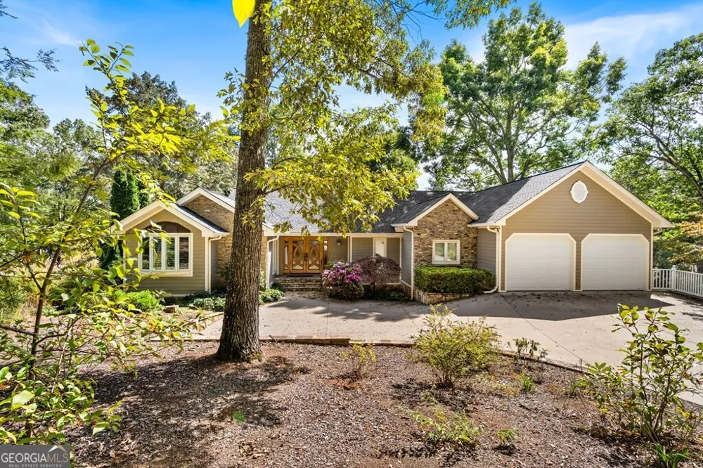 1370 Heathers Cove CIR Hiawassee, GA 30546