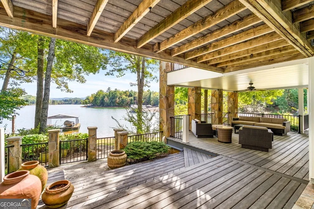 1370 Heathers Cove CIR Hiawassee, GA 30546
