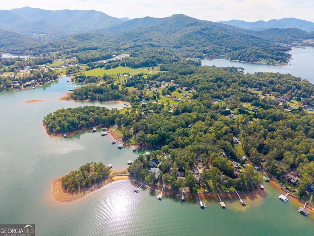 1370 Heathers Cove CIR Hiawassee, GA 30546