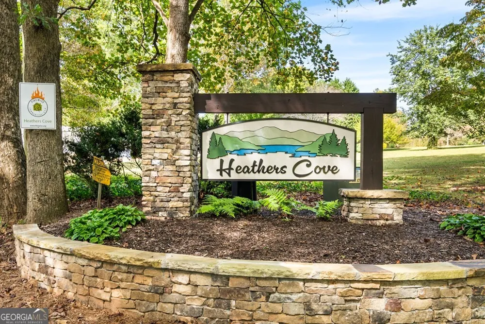 1370 Heathers Cove CIR Hiawassee, GA 30546
