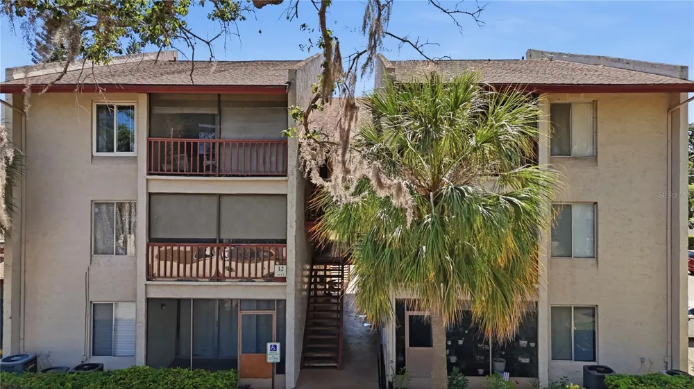 3853 S LAKE DRIVE #165 Tampa, FL 33614