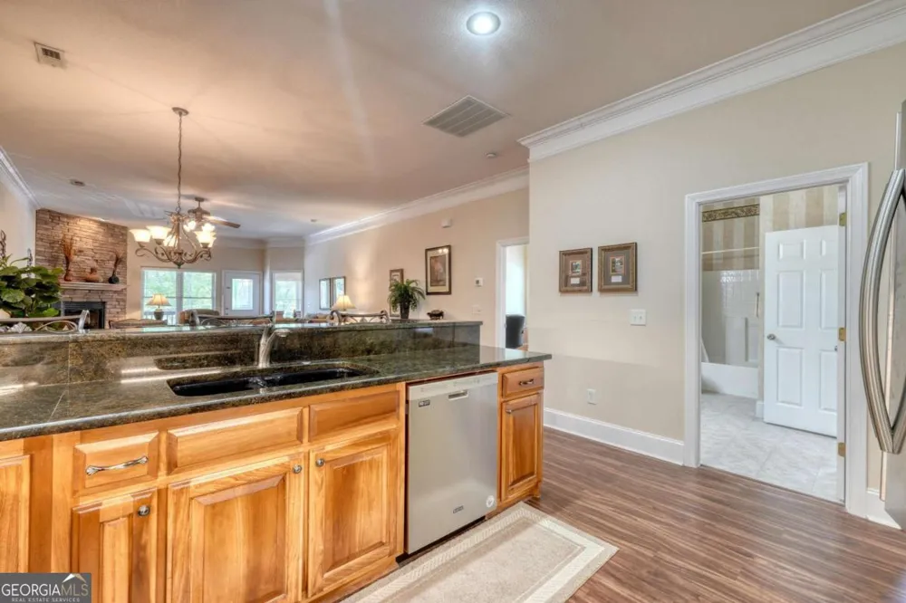 1647E Lakeview DR Young Harris, GA 30582
