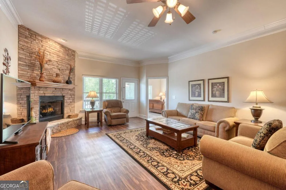 1647E Lakeview DR Young Harris, GA 30582