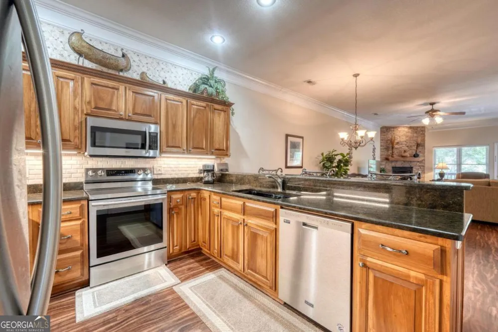 1647E Lakeview DR Young Harris, GA 30582